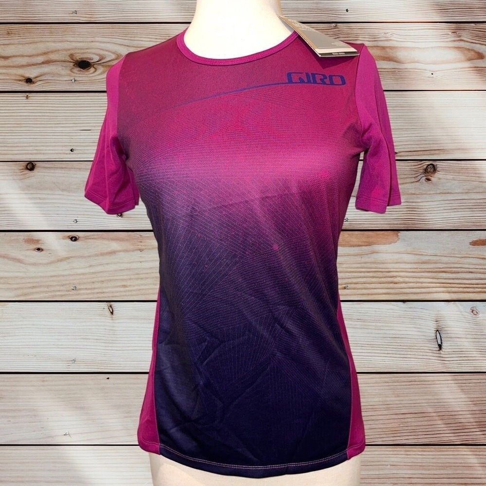 O1 Giro Women's jersey riding hiking roust new NWT size XS pink purple‎